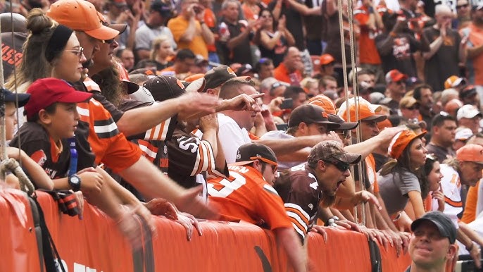 Cleveland Browns Fan Forever: Northeast Ohio native honors late wife with  continued tradition 