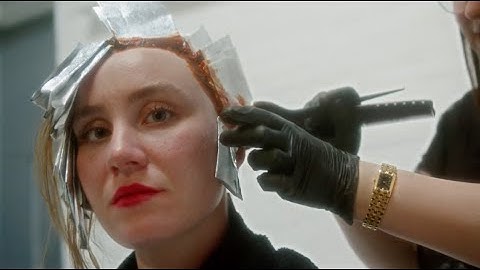 Alicia Avanpre Tint & Foils Application