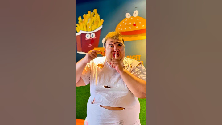 ŞİŞKO ADAM SINIRSIZ PARA HİLESİ YAPIP TÜM HAMBURGERLERİ SATIN ALIYOR! 💰 #shorts #summeronshorts