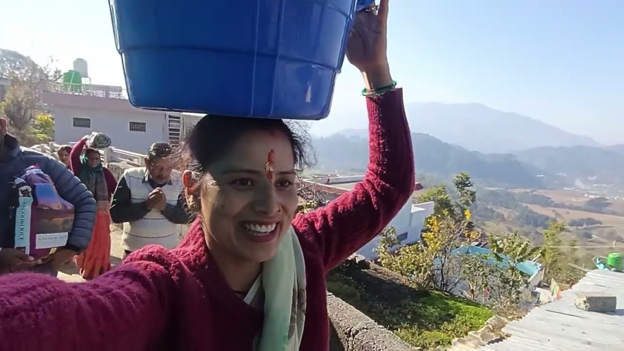 परंपराओं के अनुसार उत्पादित अनाज का सर्वप्रथम भोग भूमिया देवता को।। साथ ही हम गये पूजा लेकर।।