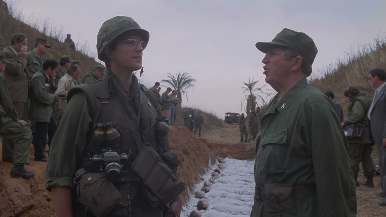 Full Metal Jacket 1987 Peace Symbol Born to Kill scene 4K