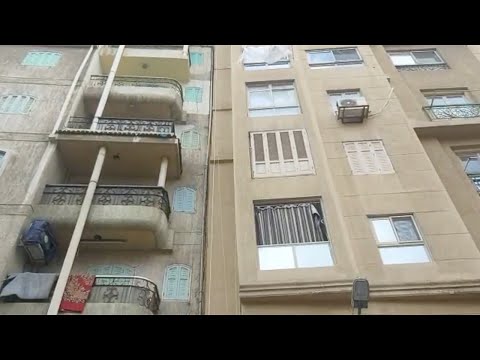 تصدع عقارين صادر لهما قرارات إزالة بمنطقة محرم بك في الإسكندرية