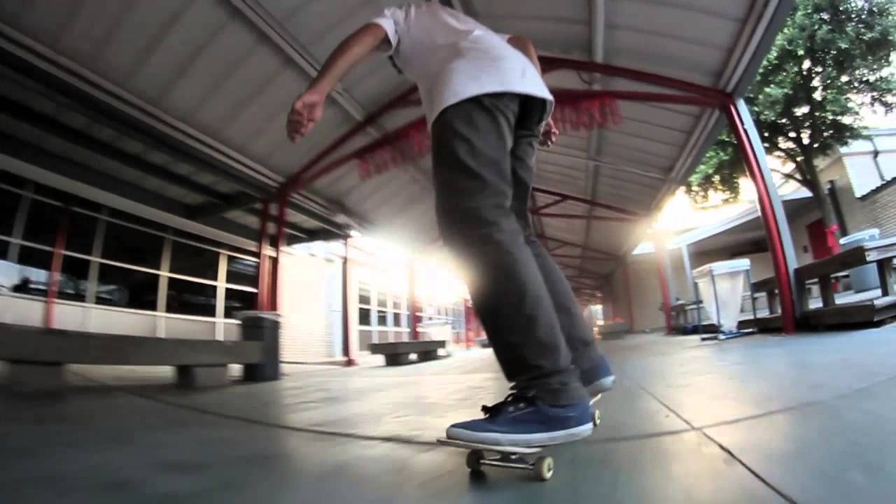 C-ment Skate Shop Welocmes | Brown Clown