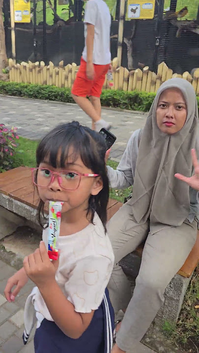 WHAT ARE YOU DOING THERE?? #funnyshorts #travel #viralvideo #videoshort