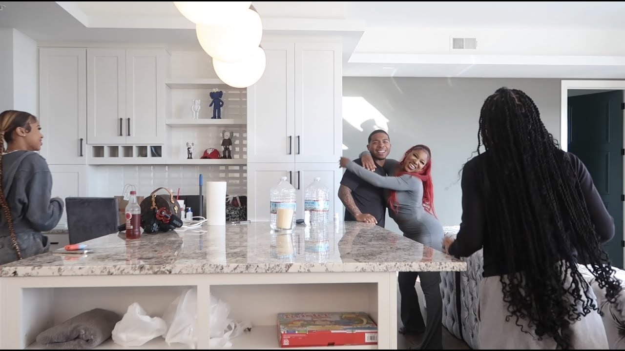 FLIRTING W/DESHAE IN FRONT OF YANNI AND BROOKLYN