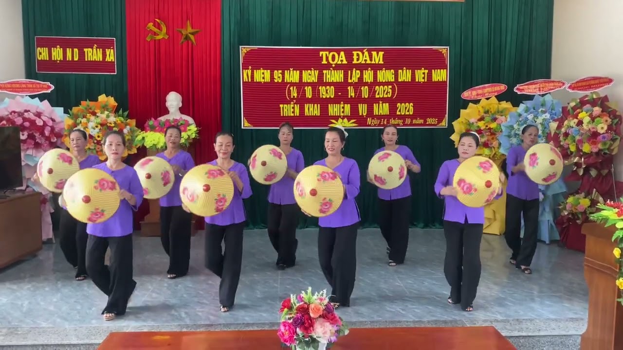 Bài ca năm tấn : CLB LTH Giúp nhau Trần xá Quảng bình 