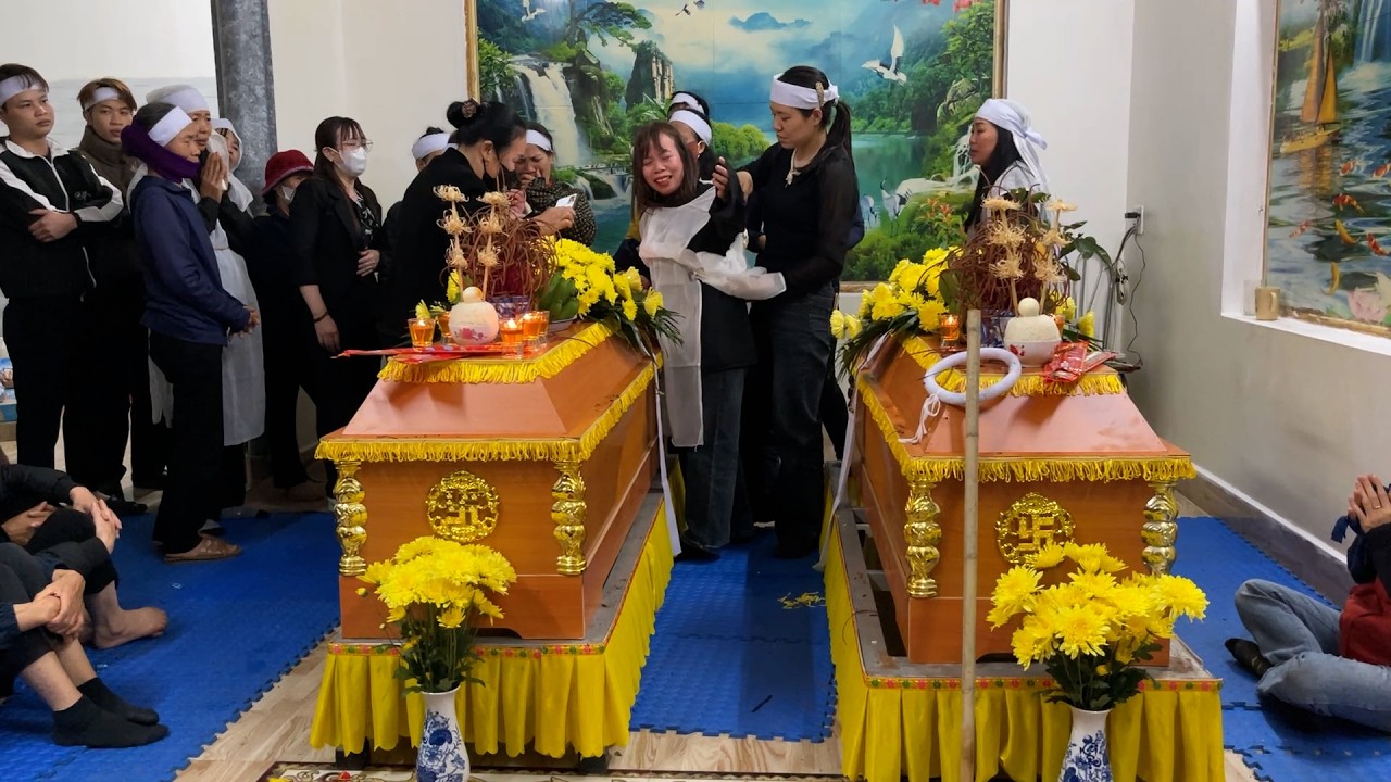 Nước mắt tuôn rơi khi chứng kiến con cháu trở về thì đã mất cả cha lẫn mẹ