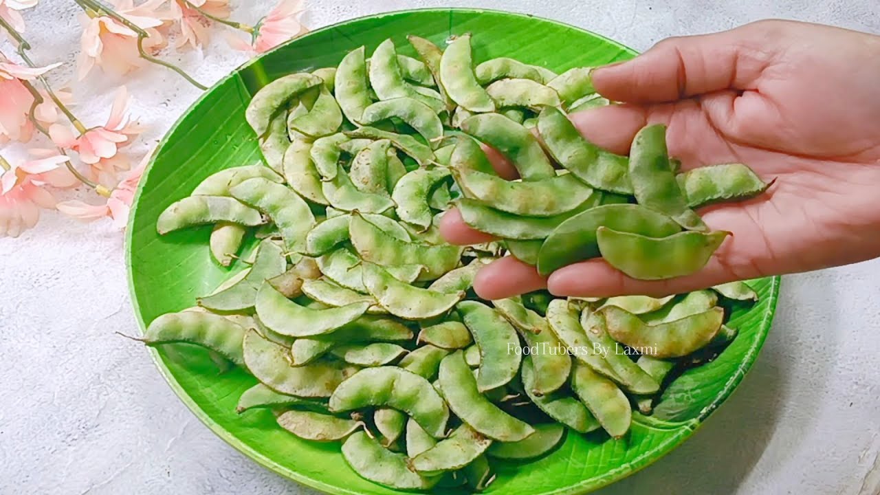 नॉनव्हेजला विसरायला लावणारी,खाल्यानंतरही बोटं चाटत रहाल एवढी चविष्ट ओला पावटा रस्सा भाजी|Pavta Bhaji