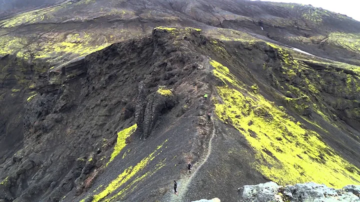 Fimmvörðuháls: Run through a volcano!