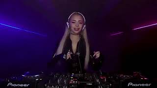 DJ Bella Kri - Live House & Techno Mix