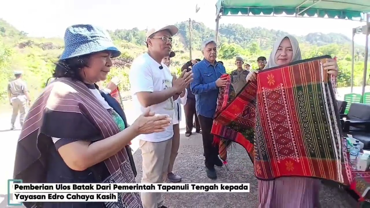 Kehadiran Bapak Sekda Tapteng, menghadiri acara peresmian air bersih dari yayasan edro cahaya kasih