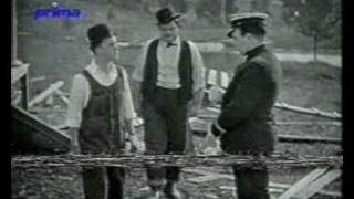 Zapomenutý svět - Laurel a Hardy staví dům