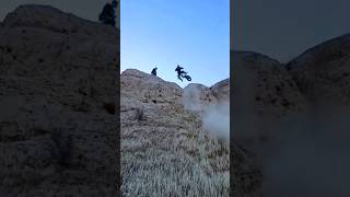 Unbelievable Mountain Ride! Rider Falls but Climbs Again 🚵🔥 #BikeStunt #MountainRide #EpicRecovery