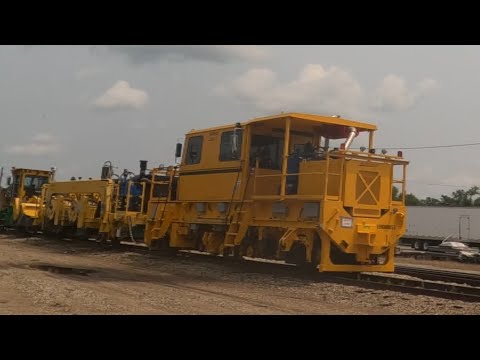 Awesome BNSF track equipment stationary parked plus an eastbound BNSF piggyback train 🚂 7/15/23