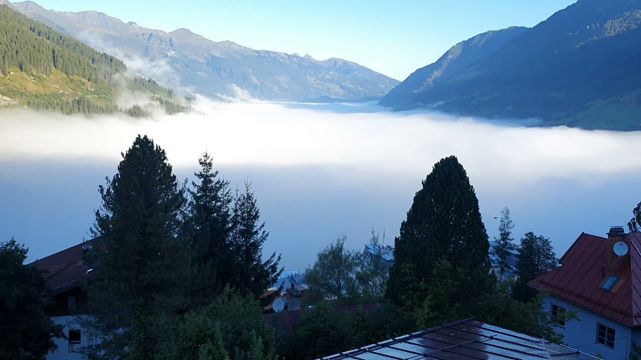 Über den Wolkenmeer in den Alpen    Hyperlapse Video