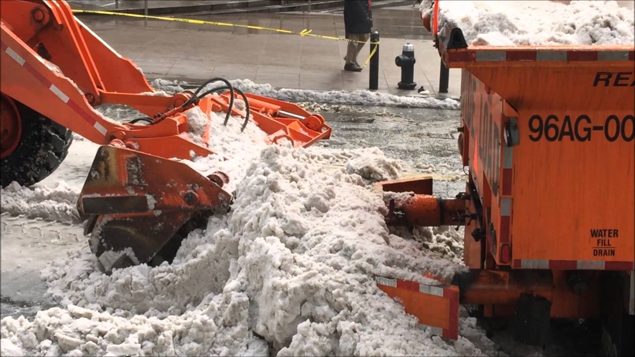 COMPILATION OF DSNY & IT'S HERCULEAN EFFORTS OF DEALING WITH WINTER STORM JONAS IN MANHATTAN, NYC.