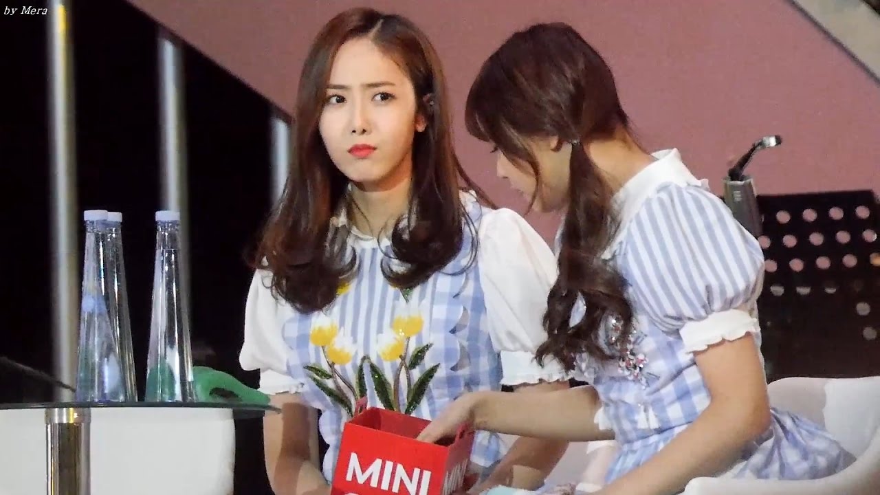 170113 여자친구 (GFRIEND) 간식 몰래 먹는 [신비] SinB 직캠 Fancam (제31회 골든디스크 어워즈) by Mera