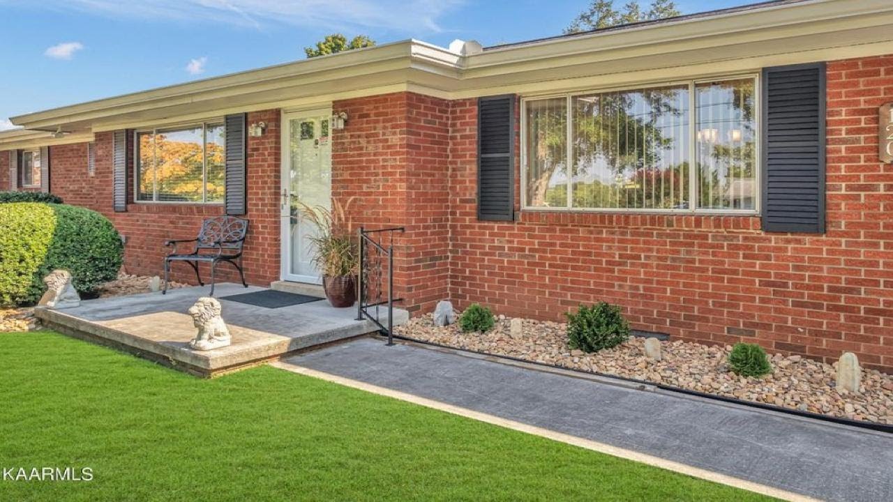 120 Sheffield Dr, Maryville, TN Presented by Angie Cody Real Estate Team.