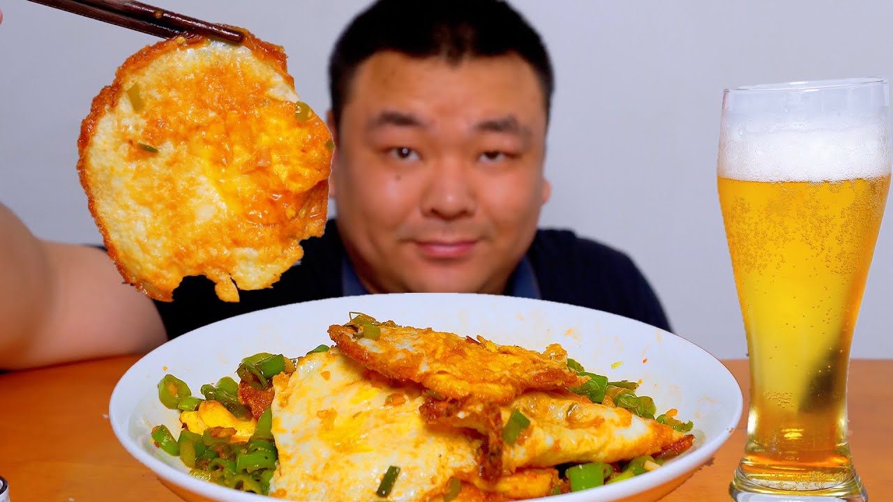 试吃试做;美食作家王刚【青椒炒荷包蛋】浓浓刚味! - YouTube