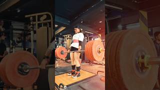 Strength Has No Limits 💪🔥”#Deadlift #GymMotivation #StrongWomen #FitnessJourney #Powerlifting #gym