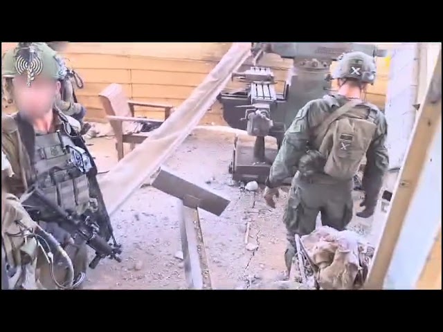 Soldiers of the givati Brigade take over homes of senior Hamas officials.