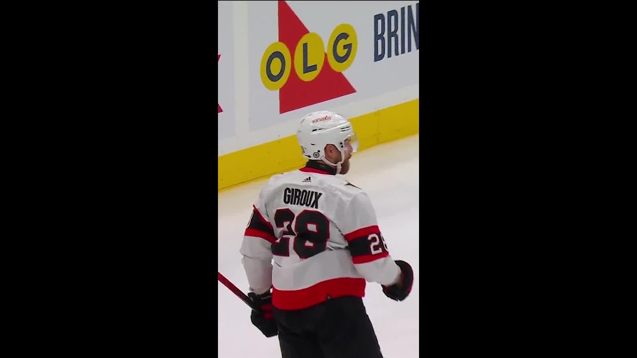 You Can't Leave Claude Giroux This Wide Open 😬