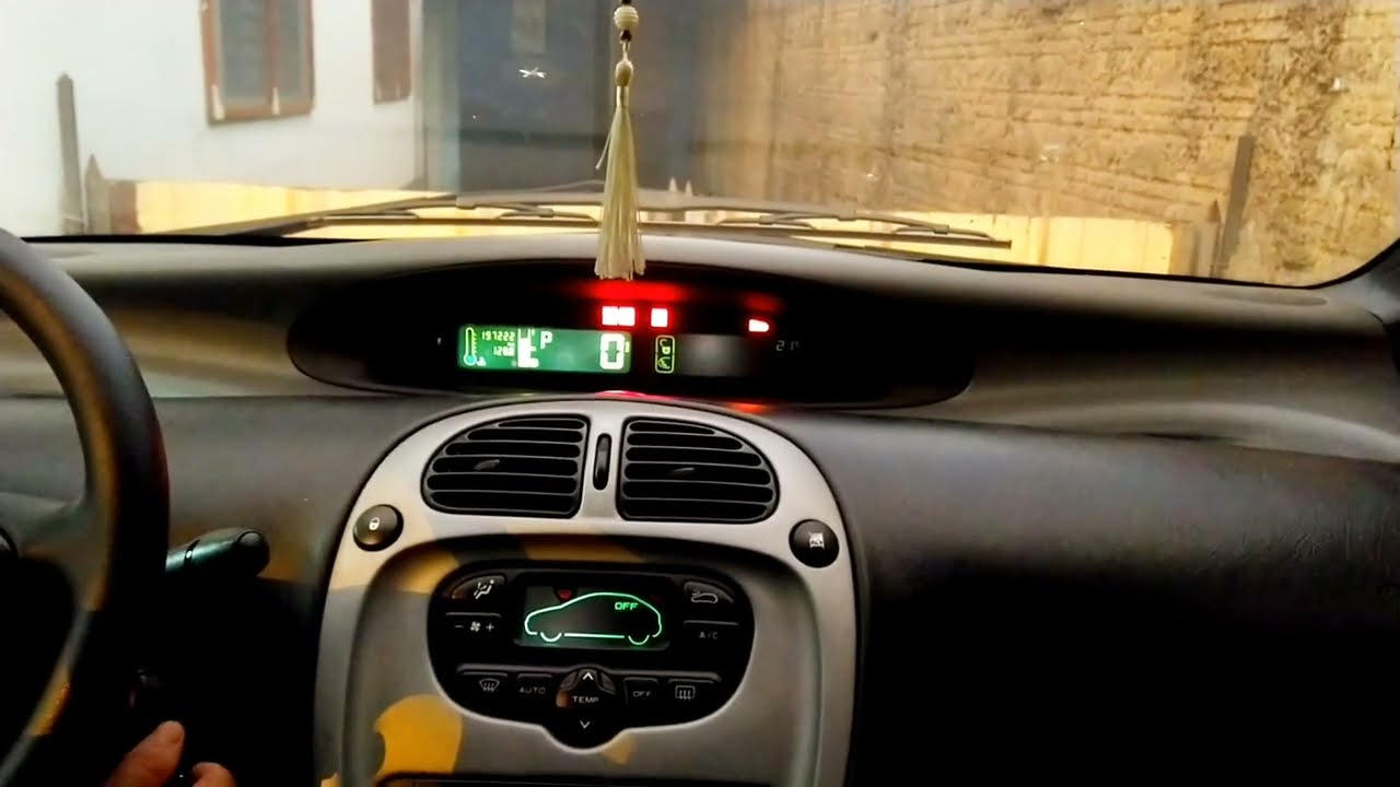 Citroen Xsara Picasso luz de injeção acesa e mensagem defeito no motor no painel .