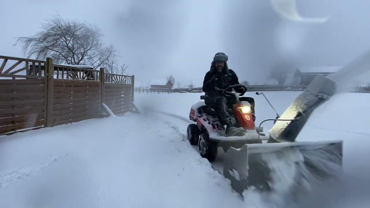 Husqvarna Rider R 316TsX AWD Snowblower