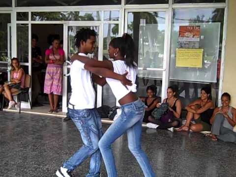 Video: Hvad Er De Cubanske Danser