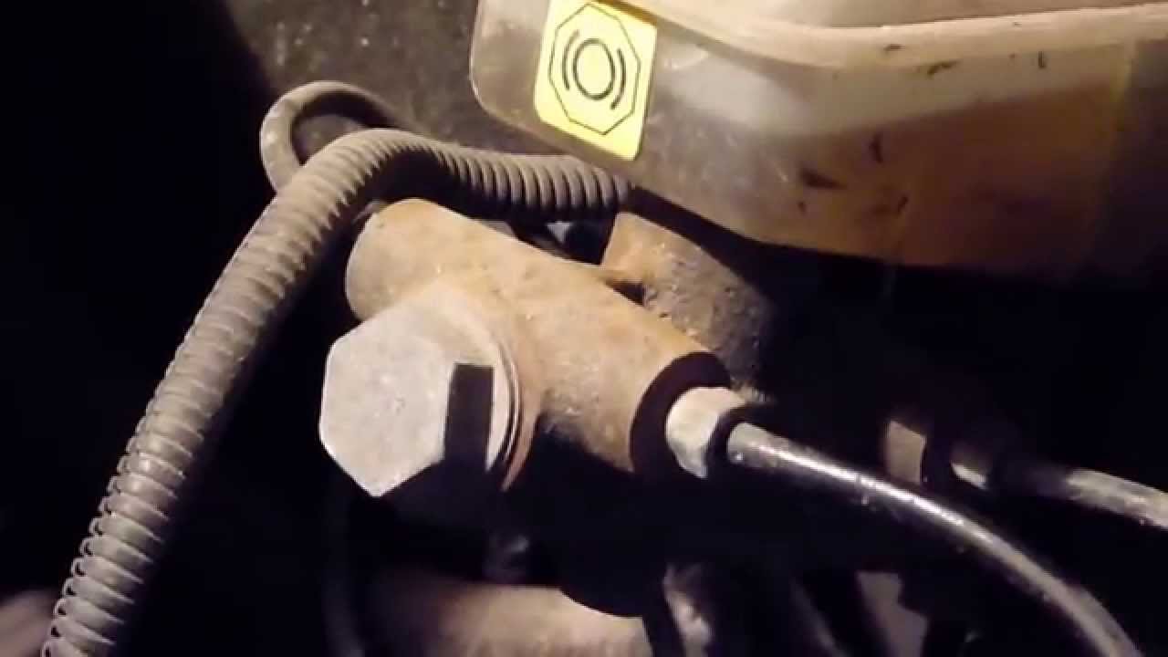 Замена тормозной жидкости