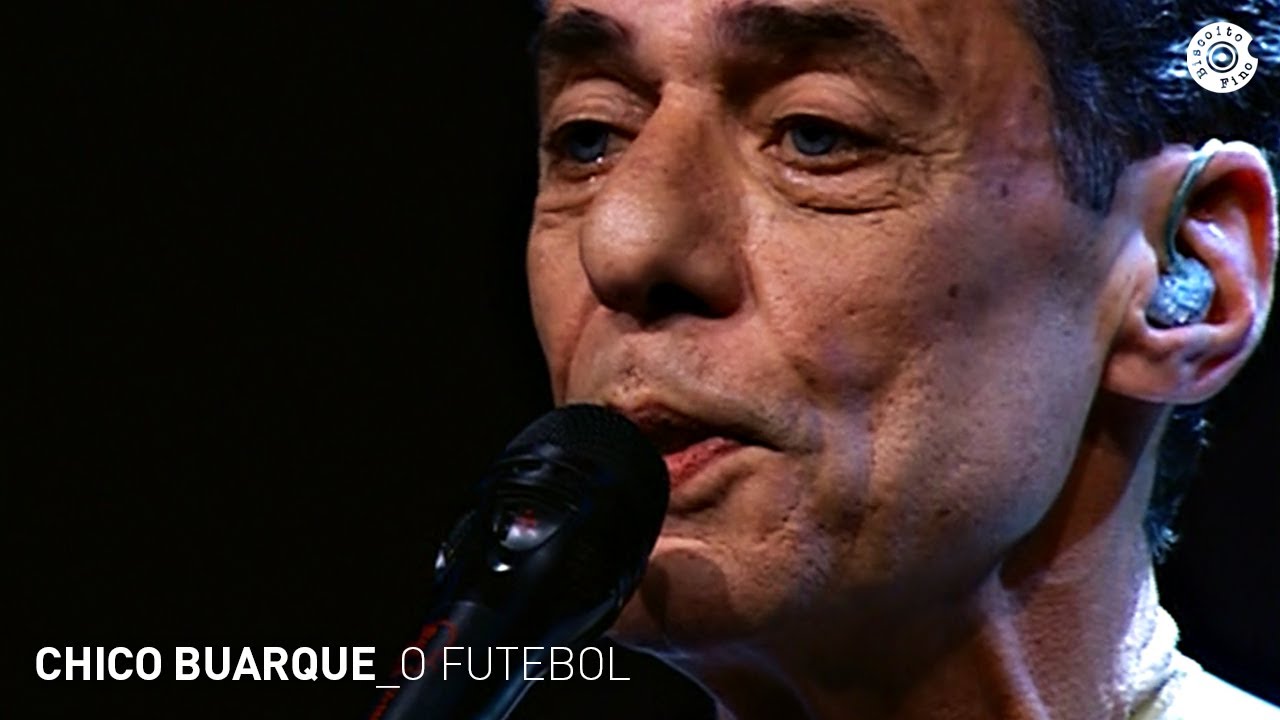 Aos 75 anos, Chico Buarque joga futebol com amigos no Rio - Quem