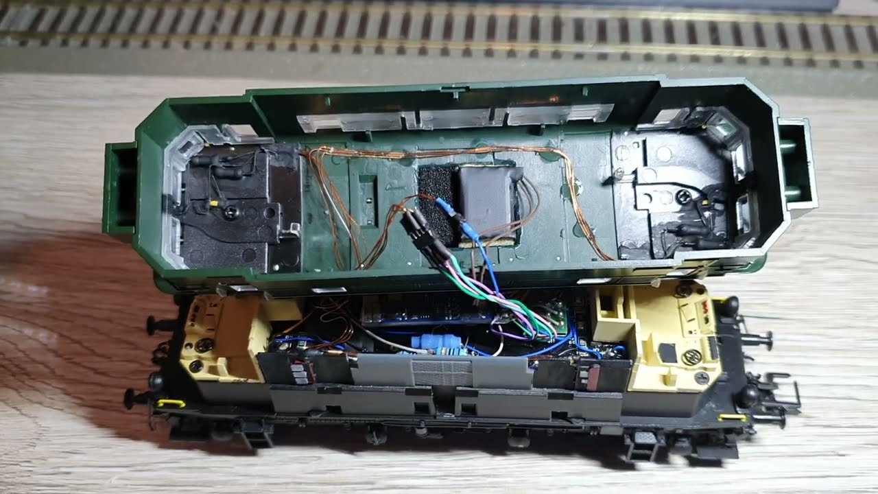 Roco ÖBB 1245 ESU LS5 Sound Einbau und Techniklösung von mir