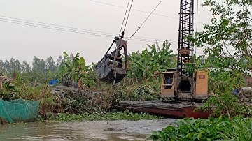 CẬN CẢNH XÁNG DÂY - SÁNG CẠP - SÁNG MÚC ĐANG VÉT KÊNH NHƯ PHIM.