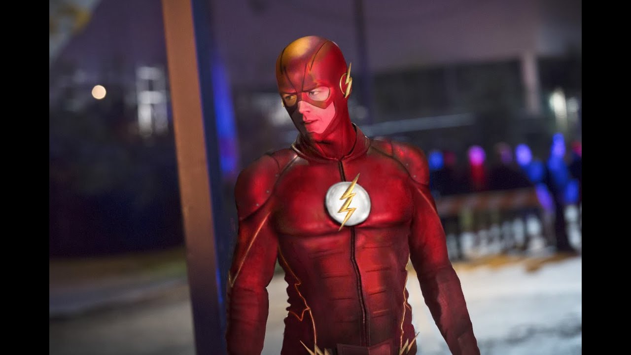 The Flash New Suit For Season 2 On The CW #SDCC - YouTube