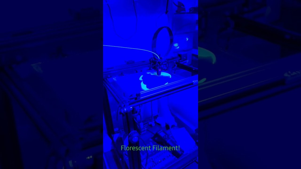 3D Fluorescent With BLACKLIGHT!