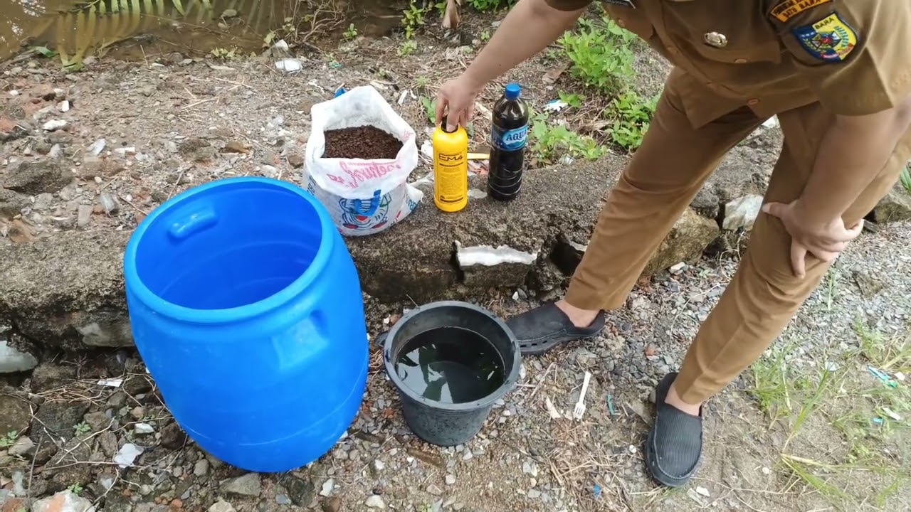 Video Penyuluhan Pertanian - Manfaat dan Tutorial Pembuatan Pupuk Organik Cair (POC) Kotoran Kambing