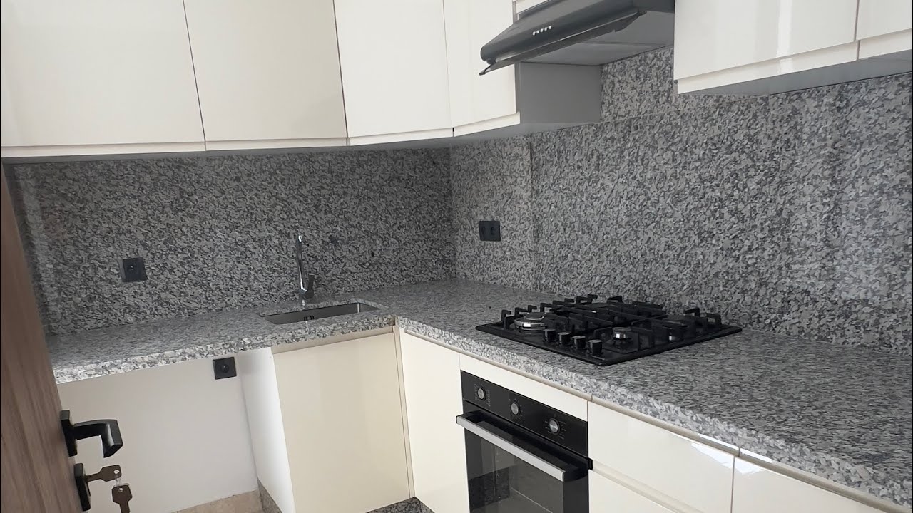 شقق ممتازة جدا قرب شارع محمد السادس او شارع طاح في عين الشق 0606055310