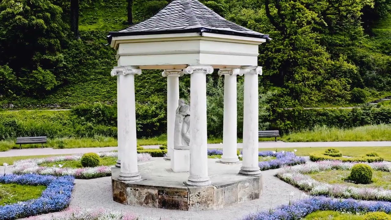 Schloss und Park Tiefurt in Weimar