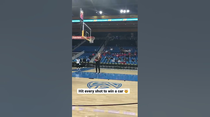 She hit every shot to win a car! 😳 (via Nicole Kornet)