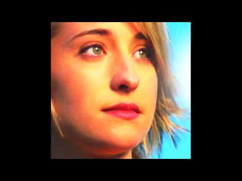 Allison Mack NEVER! Seen Pictures!