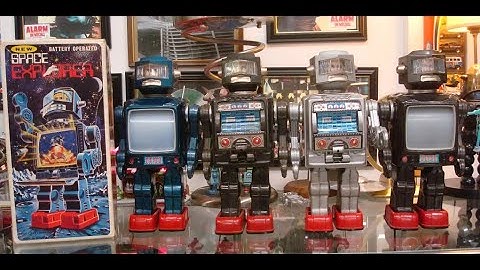 4 Space Explorer TV robots made in 1960