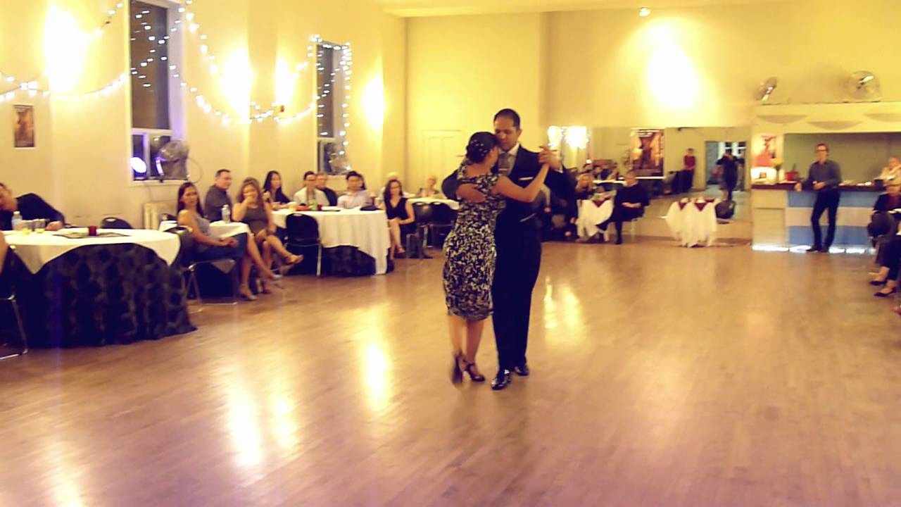 Frank Obregon & Jenny Gil bailan el Tango Pocas Palabras en Toronto - Canada