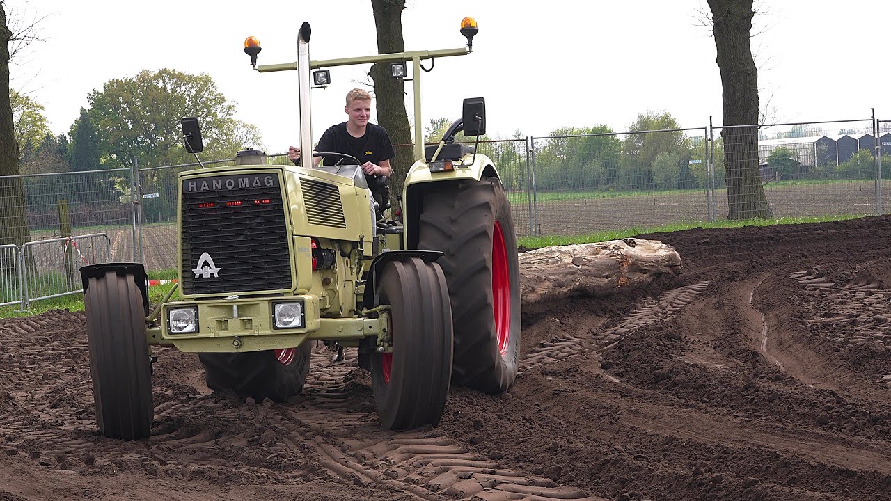 Oldtimer Traktoren schleppen Baumstämme - 23. Motor Demo Dagen Asten (NL Noord Brabant) 20.04.2025