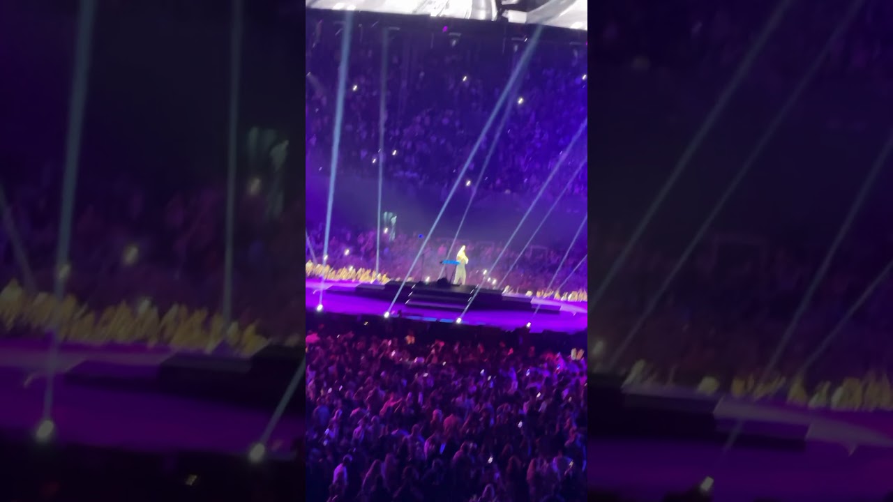 39. Mathematics Tour 2024 Ed Sheeran Dubai - Ed Walking Off Stage (1.20.2024)