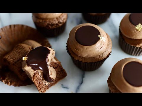 Moist amp Oozing Chocolate Cupcake Recipe    !   