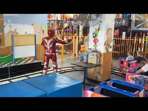 Ironman Adelaide having fun at little Rockets play cafe - YouTube