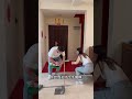 情侣吵架闹分手,男友花心思和好,女子看都不看直接打翻