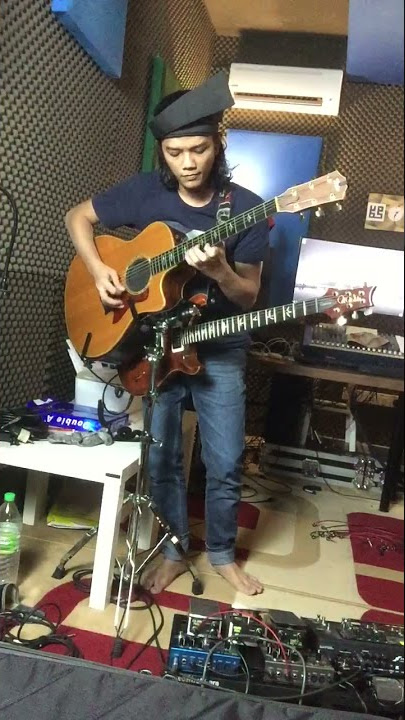 Oja - Practice using acoustic guitar perfomance stand