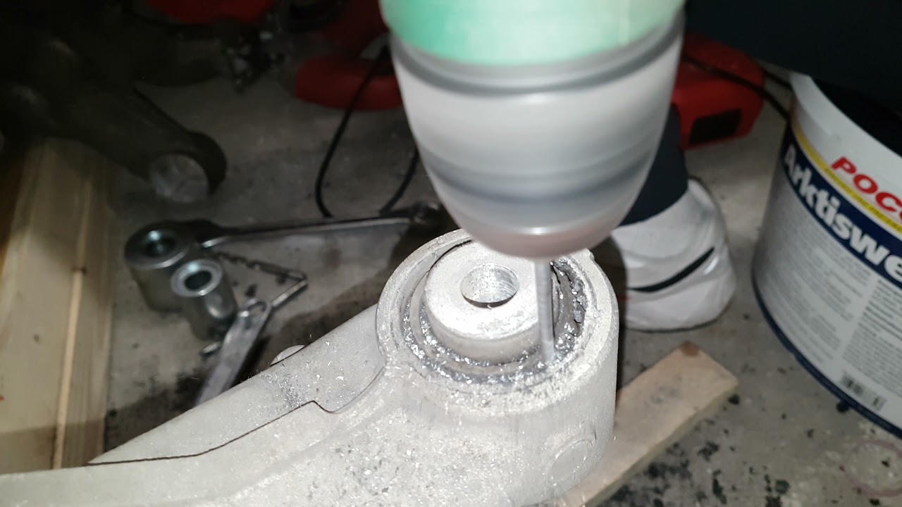 BMW 5 E60 / E61 Schwinge Lager Buchsen Video 1 von 2 - YouTube