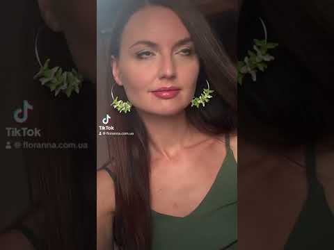 Зеленые сережки кольца ручной работы с цветами "Лаймовая свежесть", видео 1